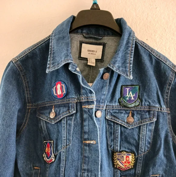 Forever‎ 21 Navy Denim Jacket With Patches - Picture 2 of 6
